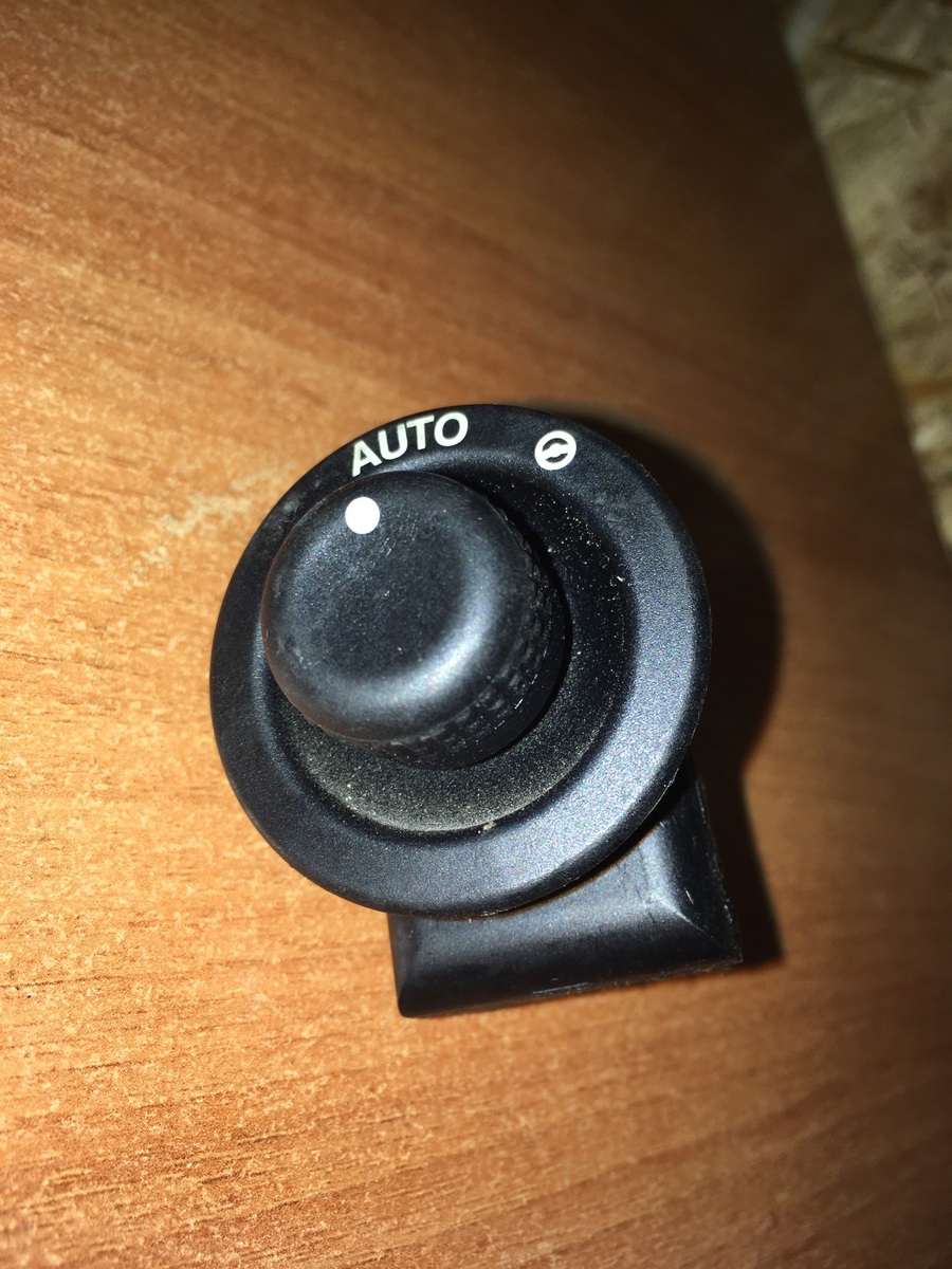 XPB500180 Steering column adjustment button LAND ROVER DISCOVERY 4 Used